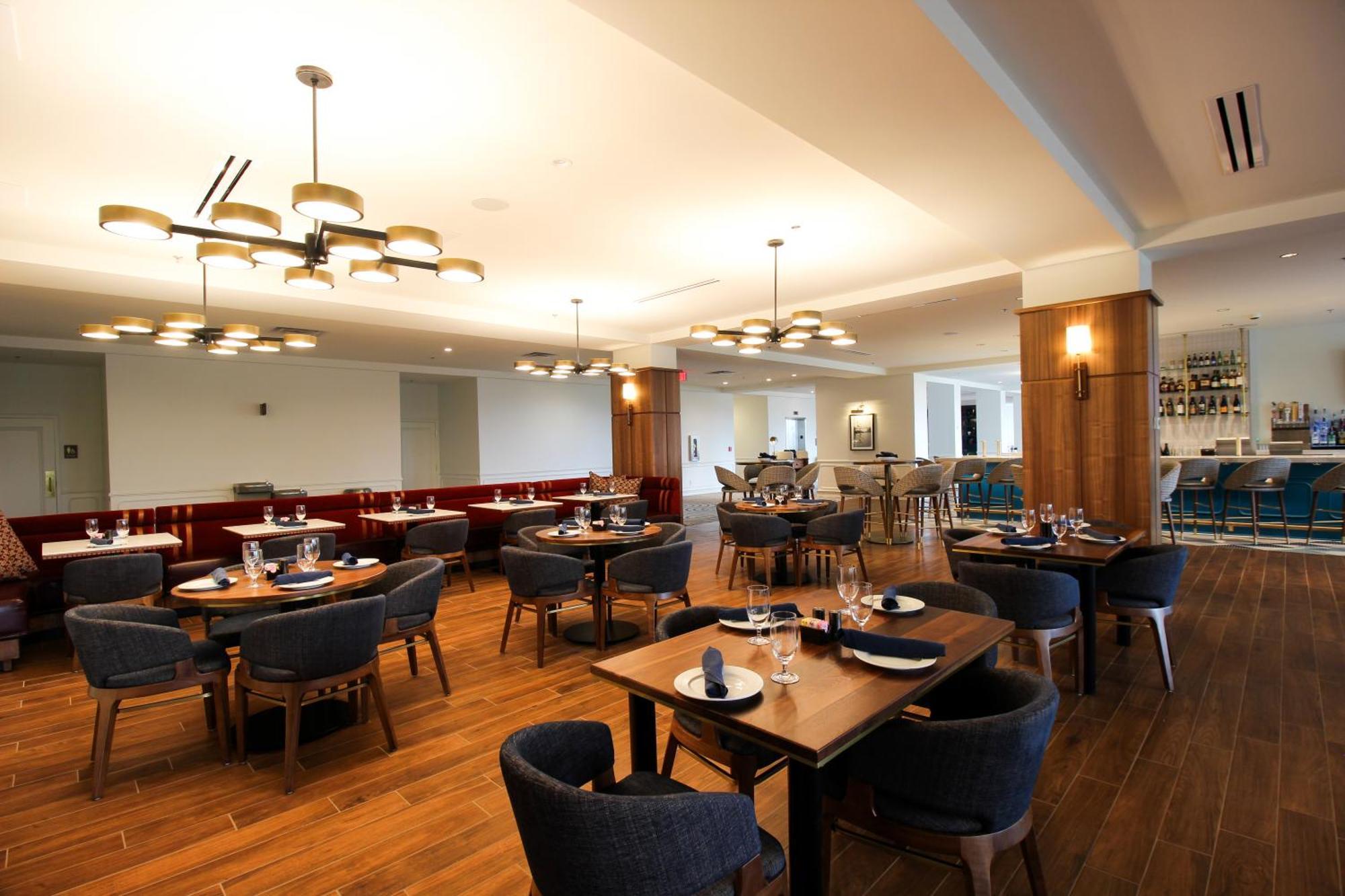 Doubletree By Hilton Clarksville Riverview Екстериор снимка