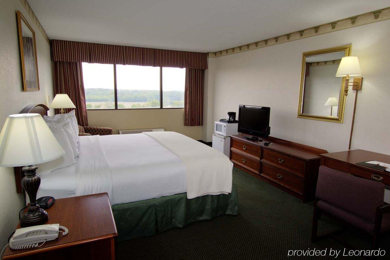 Doubletree By Hilton Clarksville Riverview Стая снимка
