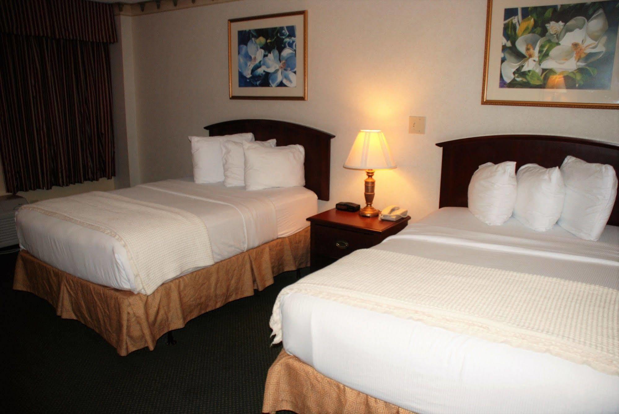 Doubletree By Hilton Clarksville Riverview Екстериор снимка