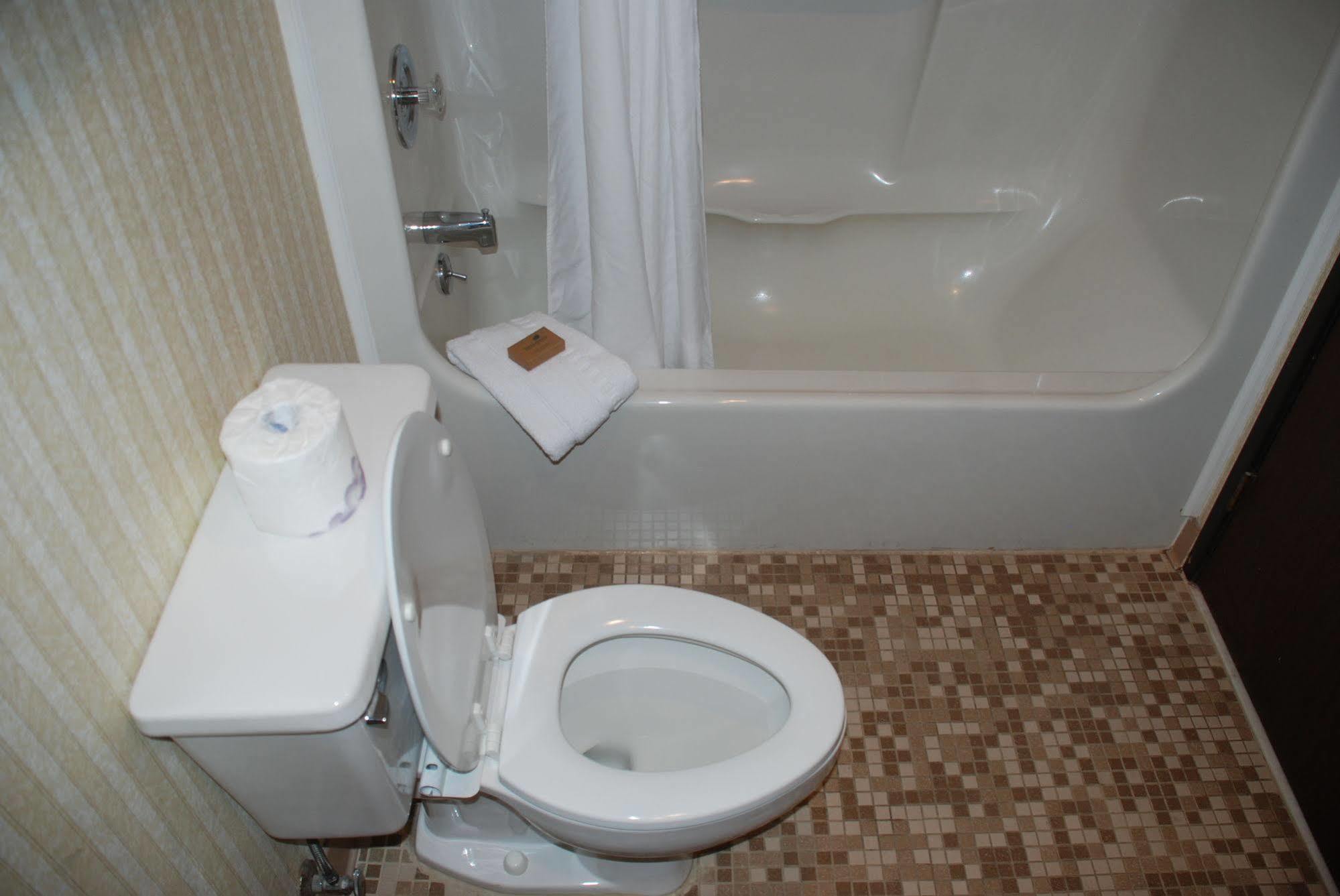 Doubletree By Hilton Clarksville Riverview Екстериор снимка