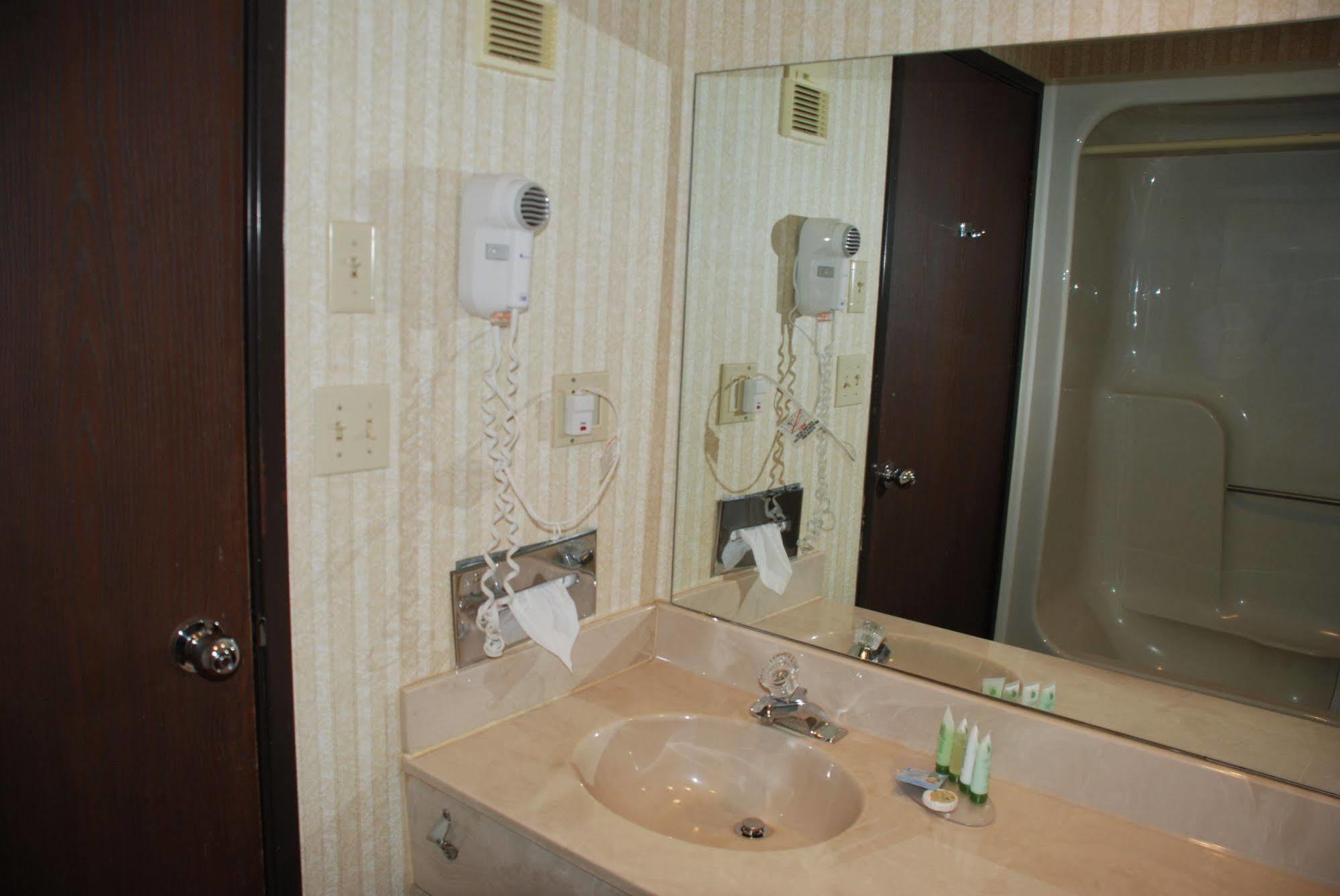 Doubletree By Hilton Clarksville Riverview Екстериор снимка